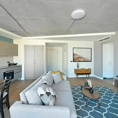Bright Modern 1bd Cool New Scenic Balcony! #185 Apartment *